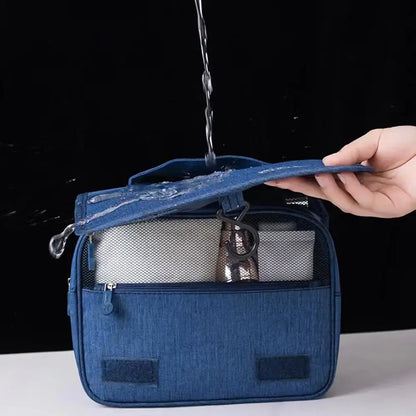 CompactCare Toiletry Bag – Foldable, Water-Repellent and Practical for Travel