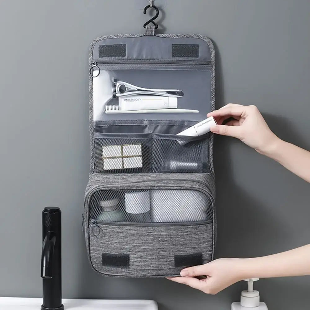 CompactCare Toiletry Bag – Foldable, Water-Repellent and Practical for Travel