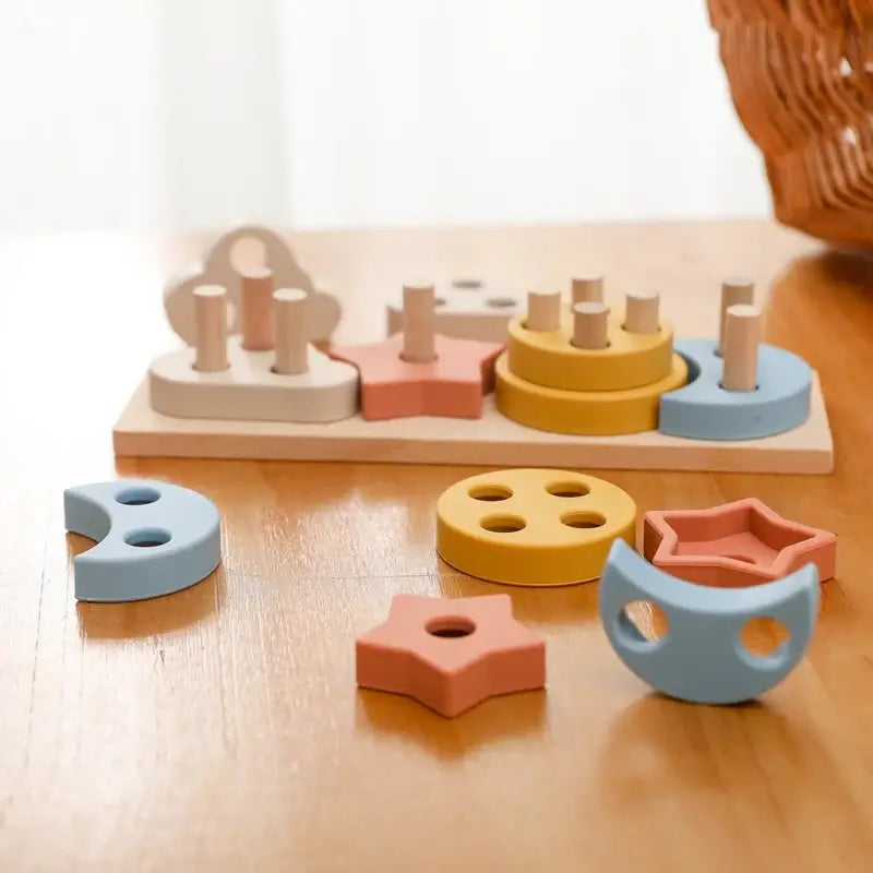 Educational wooden shapes game – For creative discoveries