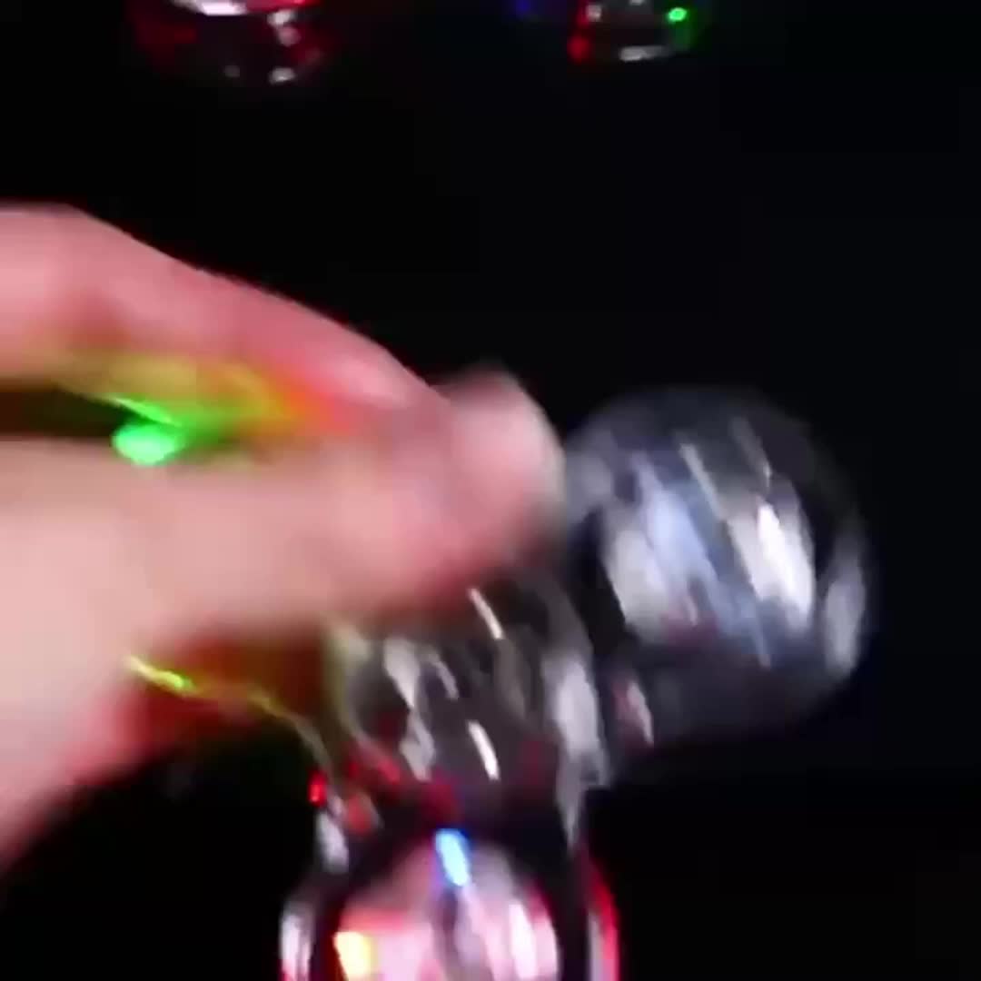 Lighted Fidget Spinners – Play and relax